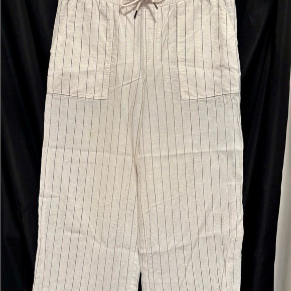 Athleta women’s Cream Striped wide leg cropped Linen Pants size L - Picture 1 of 3